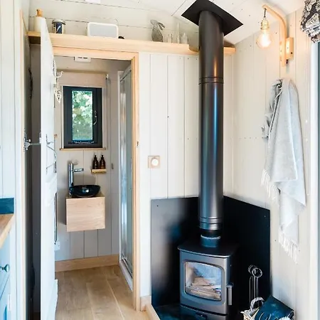 Holiday home Boutique Cornish Shepherd's Hut With Hot Tub