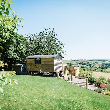 Holiday home Boutique Cornish Shepherd's Hut With Hot Tub